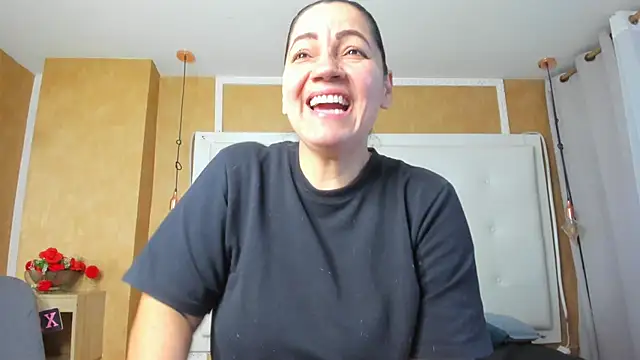 Heidy milf online show from June 30, 8:30 pm