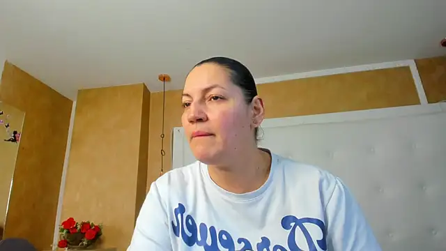 Heidy milf online show from July 13, 8:31 pm