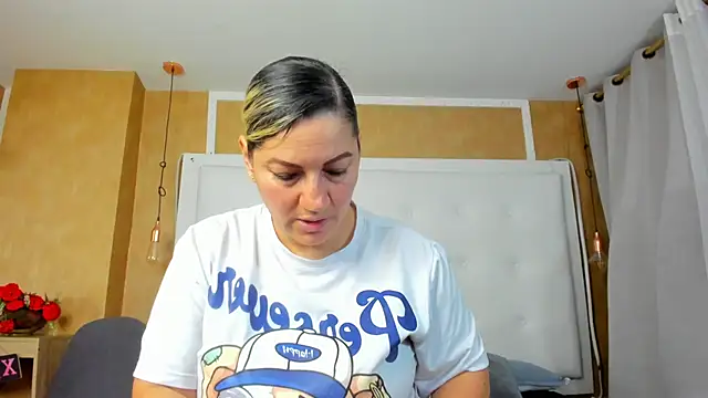 Heidy milf online show from June 22, 8:39 pm