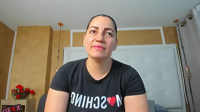 Heidy milf online show from June 26, 8:32 pm