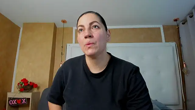 Heidy milf online show from June 19, 8:56 pm