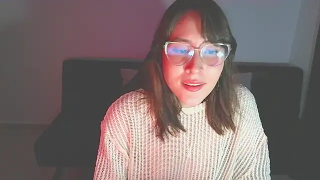 Yulienneg online show from April 30, 1:00 am