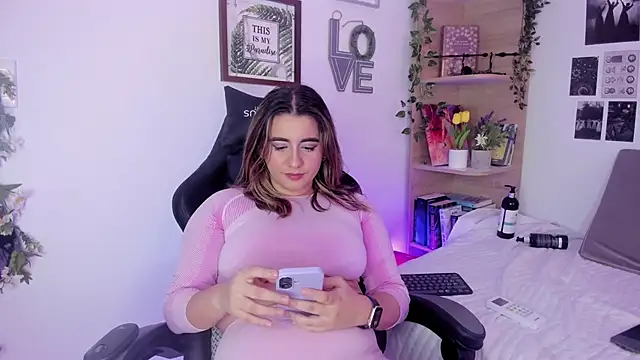 Snapshot of Lana_Herondale chatting on September 18, 9:46 pm Lana Herondale online show from September 18, 9:46 pm