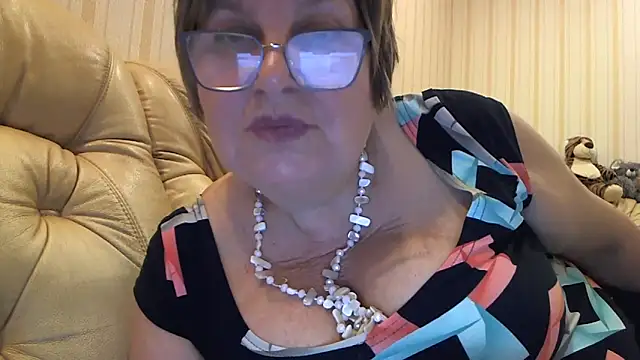 Simply woman online show from May 23, 9:57 pm