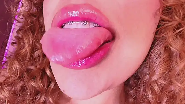 megansan  online show from June 19, 10:41 am