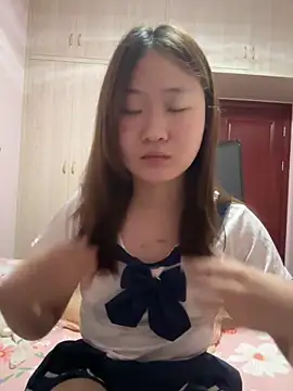 Snapshot of CoCo-s chatting on October 30, 2:18 pm CoCo-s online show from October 30, 2:18 pm