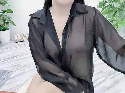 Lyly-2k5 online show from October 3, 2:11 pm