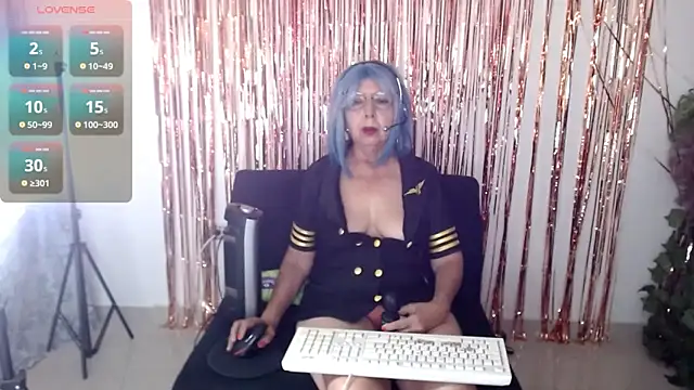 Snapshot of ruth_blue21 chatting on September 9, 8:52 pm ruth blue21 online show from September 9, 8:52 pm