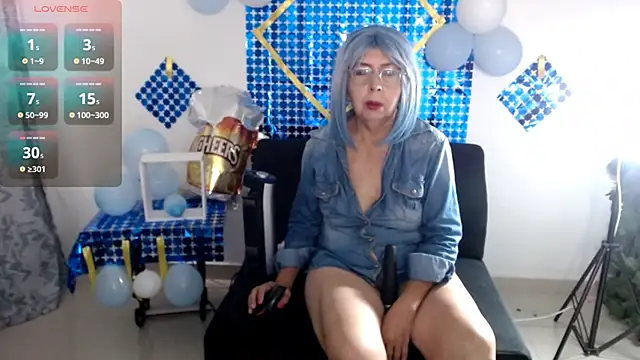 Snapshot of ruth_blue21 chatting on September 22, 2:37 pm ruth blue21 online show from September 22, 2:37 pm