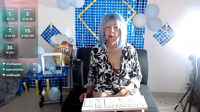 Snapshot of ruth_blue21 chatting on September 23, 2:37 pm ruth blue21 online show from September 23, 2:37 pm