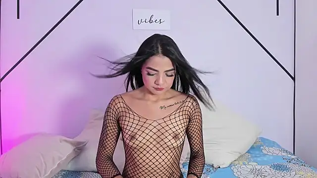 MiahCornell  online show from October 7, 8:46 pm