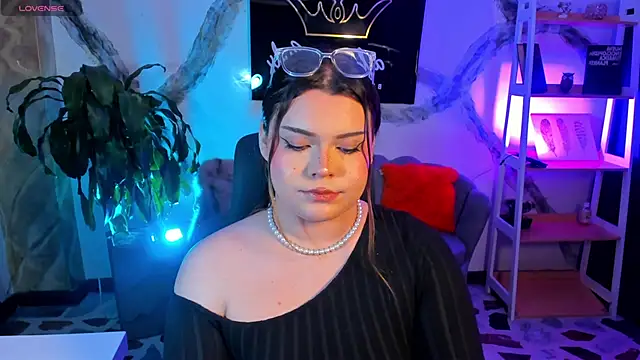 Maxxxine1 online show from February 15, 5:54 am