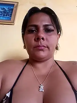 Snapshot of camila_rogue chatting on October 5, 5:40 pm camila rogue online show from October 5, 5:40 pm