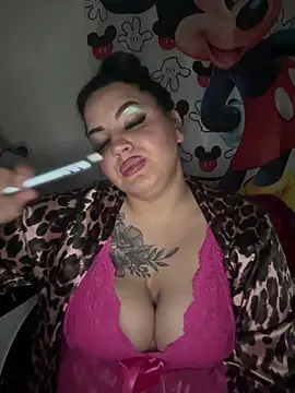 sexybunny18255 online show from April 12, 6:33 pm