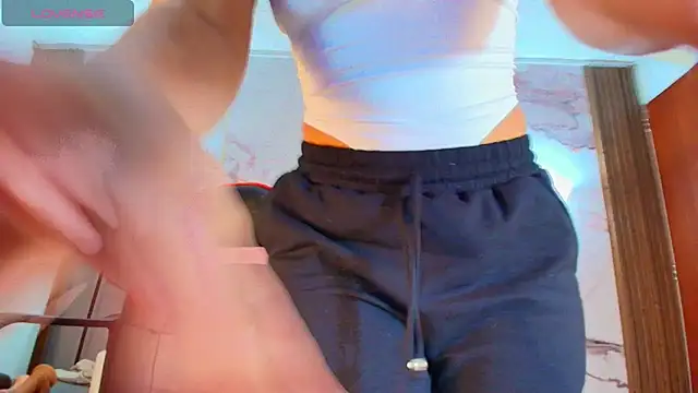 AlyaThompson online show from April 30, 3:56 am