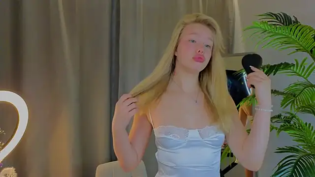 emilyshepar d online show from September 22, 1:37 am