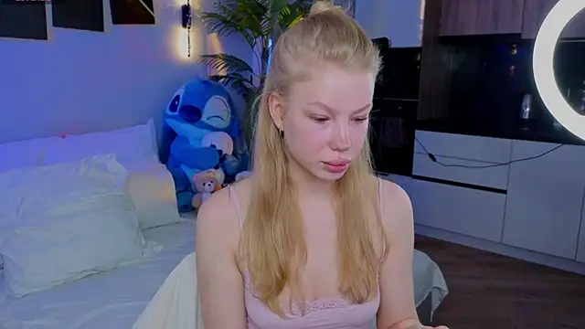 emilyshepar d online show from May 5, 1:30 am