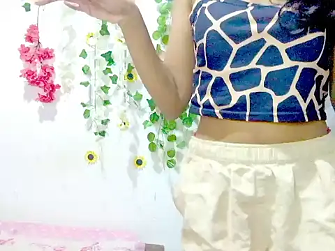 senuxxx online show from March 18, 4:01 pm