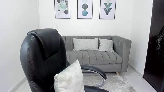 Snapshot of violettasweet__ chatting on September 19, 4:28 pm violettasweet   online show from September 19, 4:28 pm