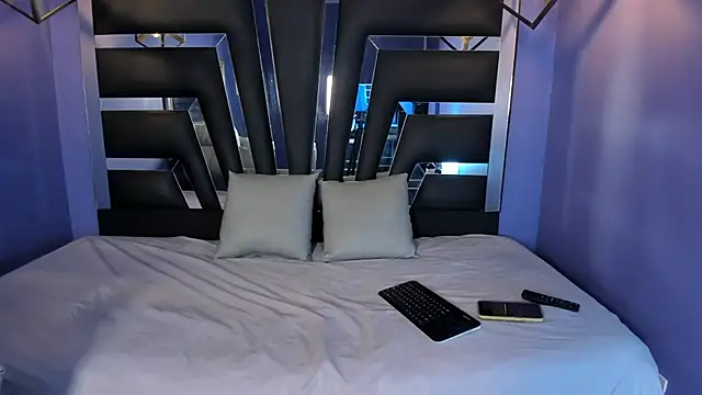 Snapshot of anne-brown13 chatting on September 8, 7:35 pm anne-brown13 online show from September 8, 7:35 pm