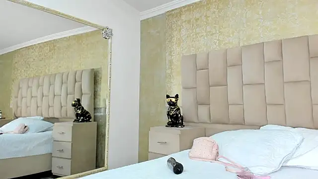 AmbarFoxx  online show from September 21, 6:01 am