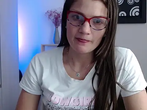 Snapshot of Camila-ventura chatting on October 1, 7:19 pm Camila-ventura online show from October 1, 7:19 pm
