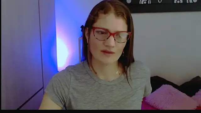 Camila-ventura online show from May 11, 1:13 pm