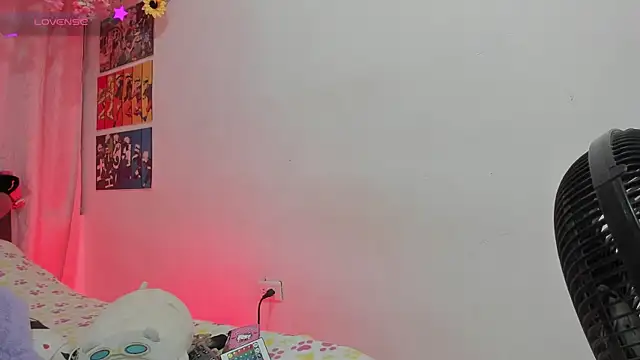 FluffyMelons online show from February 16, 11:15 pm