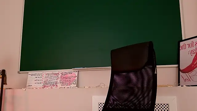 NoraHaynes online show from May 2, 3:10 am