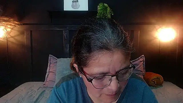 Linda banks  online show from November 21, 11:40 pm