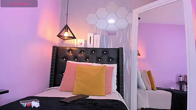 lucia-cute online show from July 27, 6:49 pm
