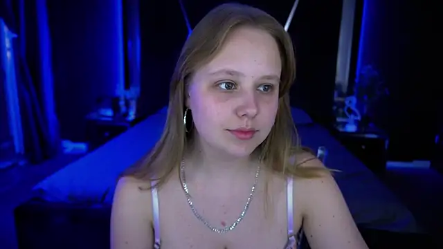 Snapshot of CrystallPaws chatting on September 16, 7:00 pm CrystallPaws online show from September 16, 7:00 pm