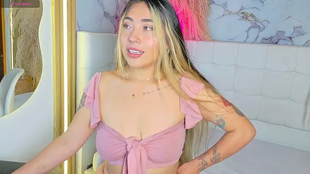  ManuVeelez online show from December 21, 8:24 pm