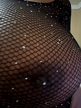 Snapshot of THICKBUNNYCHICKxxx chatting on October 18, 4:10 pm THICKBUNNYCHICKxxx online show from October 18, 4:10 pm