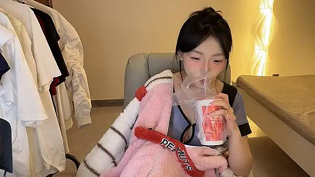 Robin-o3 online show from October 19, 5:15 pm