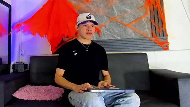 jeremytonner online show from October 28, 4:07 am