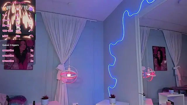 Hannahpage online show from December 15, 6:02 pm