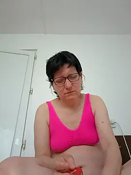 Vera Elle online show from May 2, 5:11 am