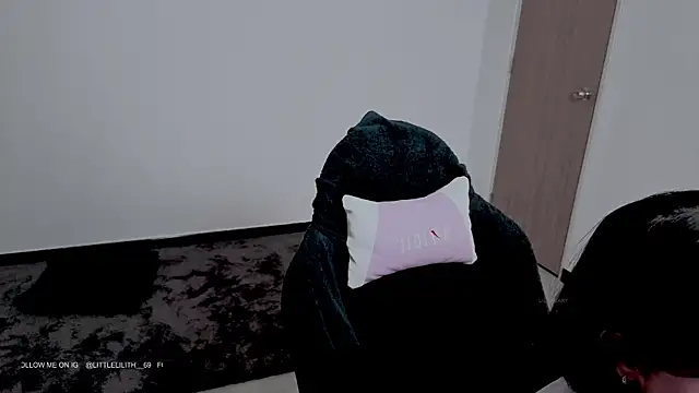 LilithCary online show from November 26, 10:55 pm