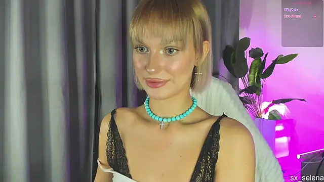 Ice Strawberry online show from July 22, 2:45 am