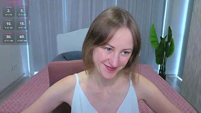 LuluChiiii online show from October 4, 9:37 am