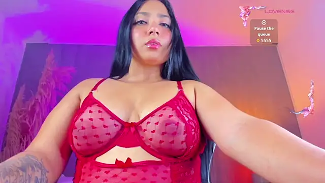luccia smith online show from May 2, 2:26 am