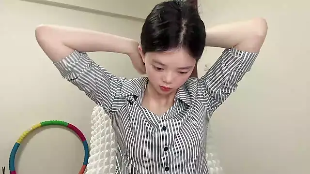 Nicole-13 online show from June 23, 11:58 pm