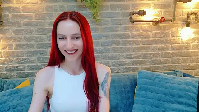 Julia Jae online show from May 5, 6:27 am