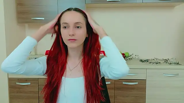 Julia Jae online show from April 28, 7:12 am
