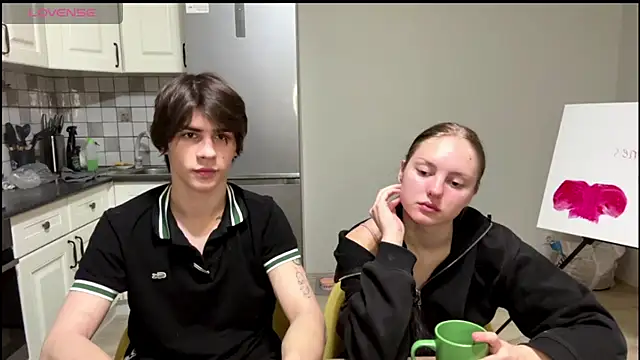 flowerscouple online show from March 6, 10:05 pm