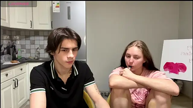 flowerscouple online show from March 8, 9:40 pm