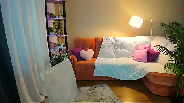 CrystaalStaar online show from September 20, 7:12 pm