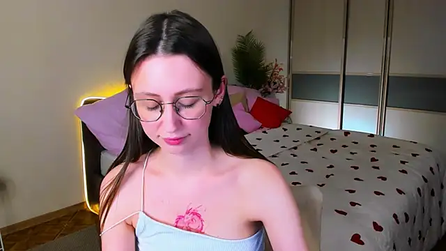 YourLovellyStory online show from April 29, 5:40 pm