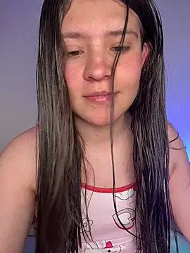 Emilyybennet  online show from July 20, 4:15 am